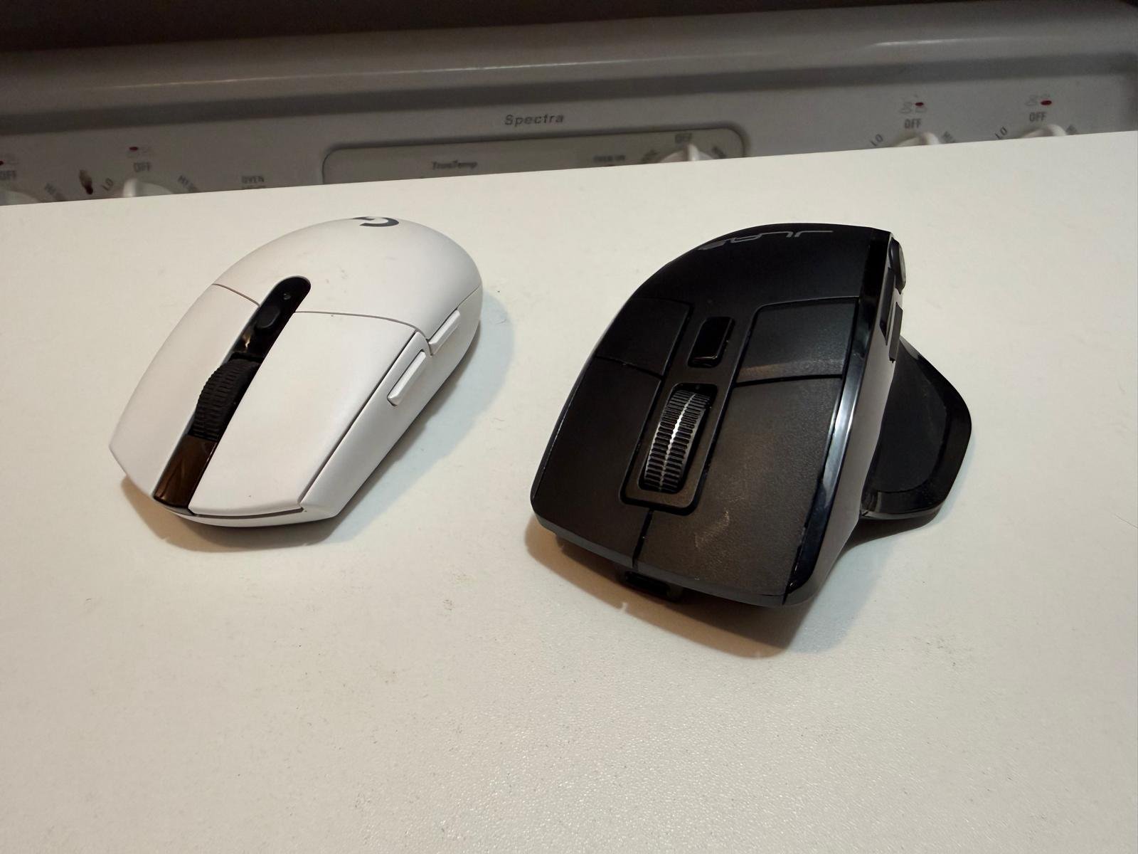 Logitech G305 wireless mouse (white) thumbnail